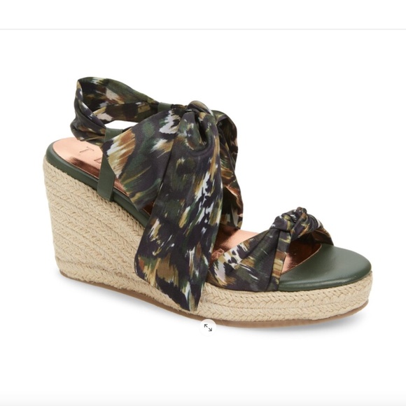 NIB $160 Ted Baker Kelisac Espadrille Wedge Sandal in size 5.5 US / 36EU!